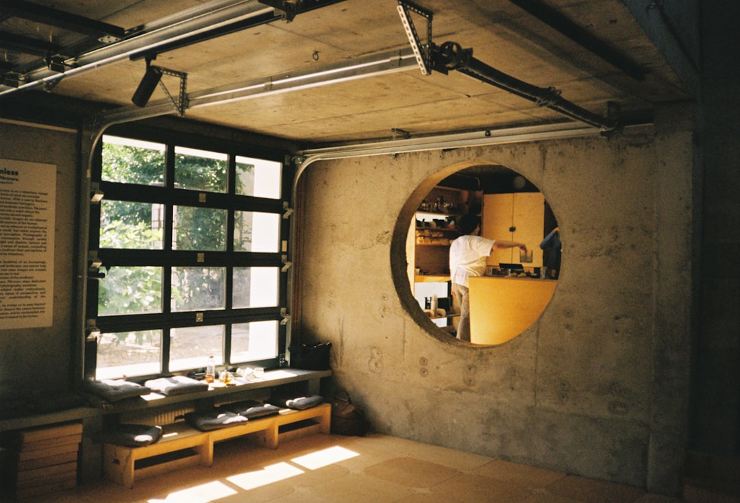 Meble loftowe – charakterystyka i inspiracje